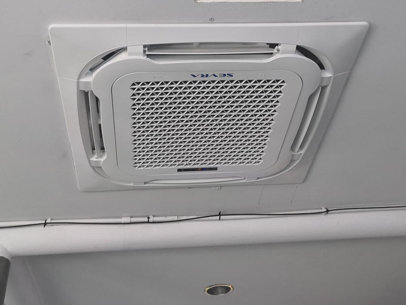 Klimatyzator kasetonowy zainstalowany na Dolnym Śląsku
